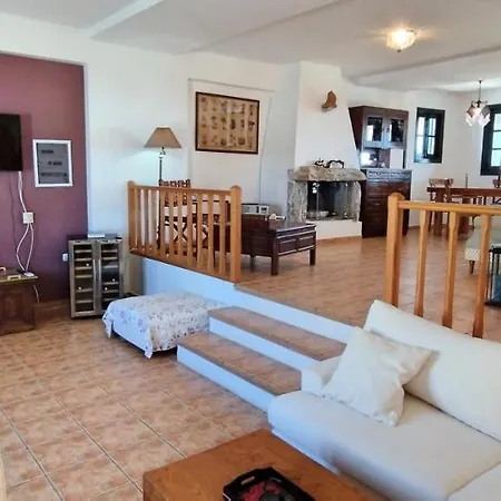 Perlegiannika Houses *